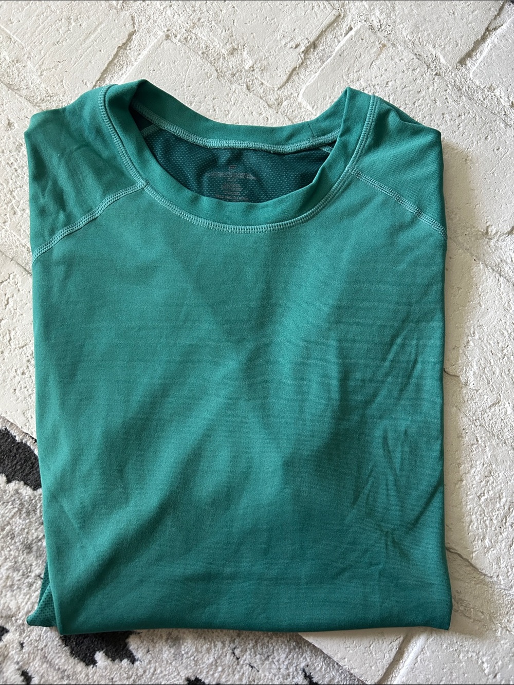 Fabletics Men's Teal Performance Crewneck Top Size XL